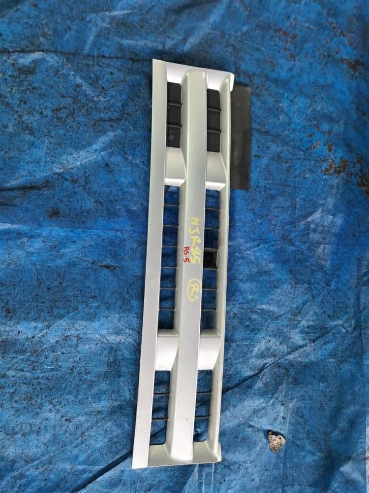 Решетка радиатора Исузу Эльф в Агинском 228299