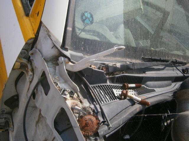 Решетка под лобовое стекло Тойота Хайлюкс Сурф в Агинском 29488